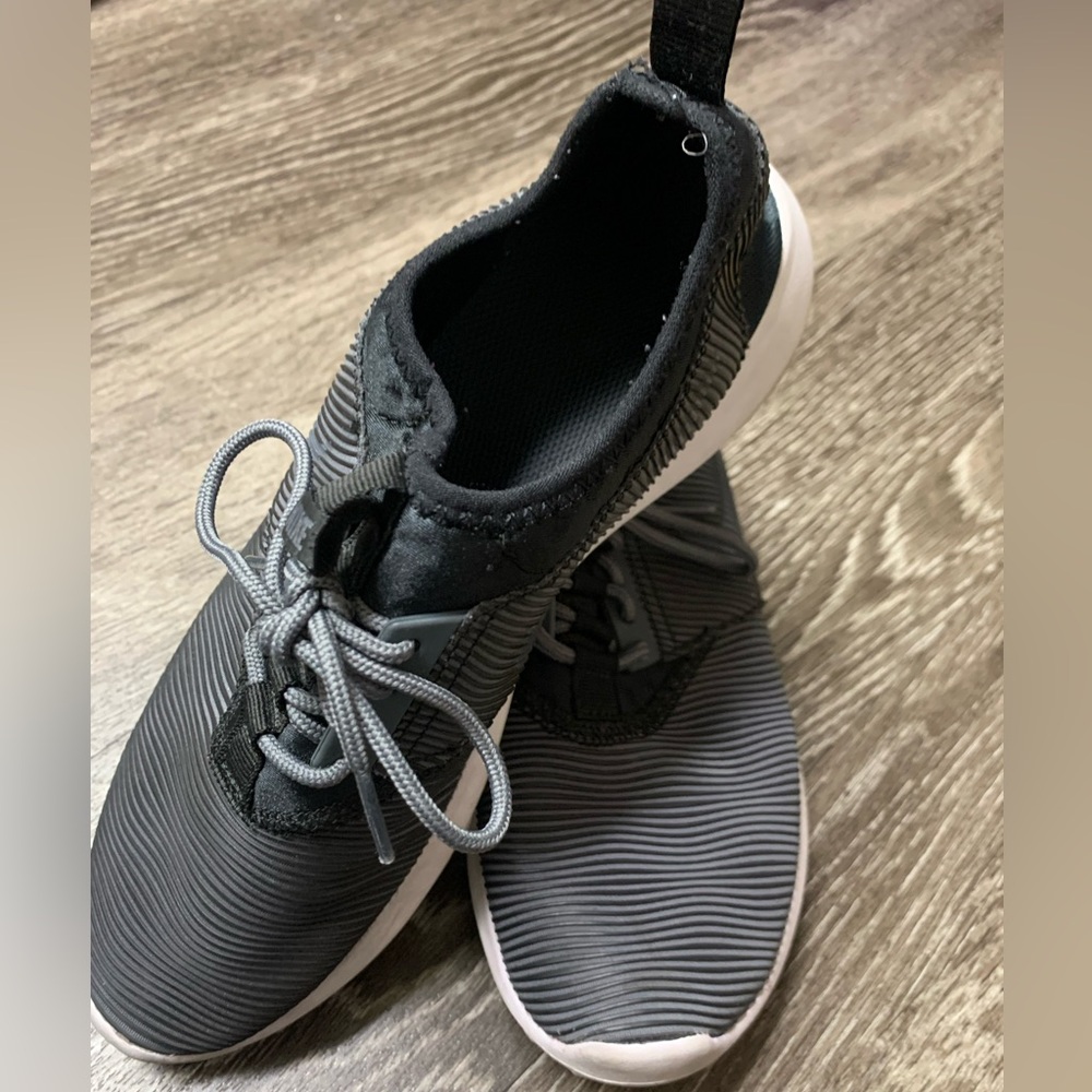 Black Nike’s